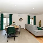 Apartment Dora