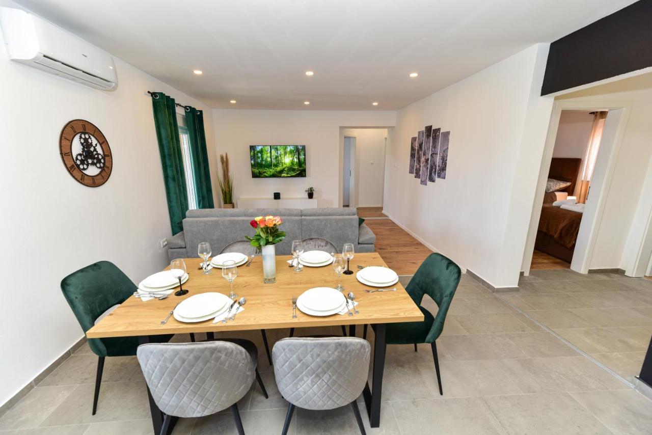 Dora Apartment