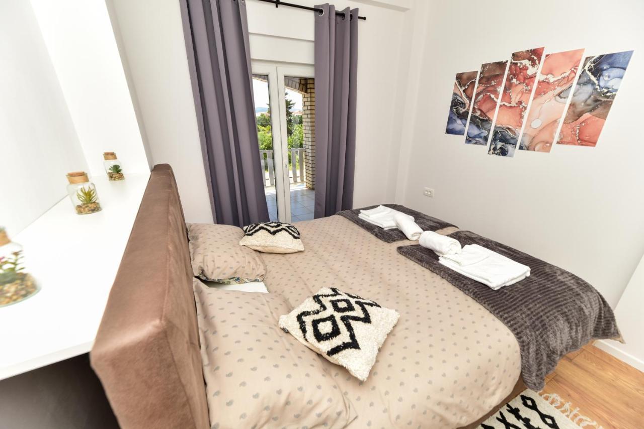 Dora Apartment